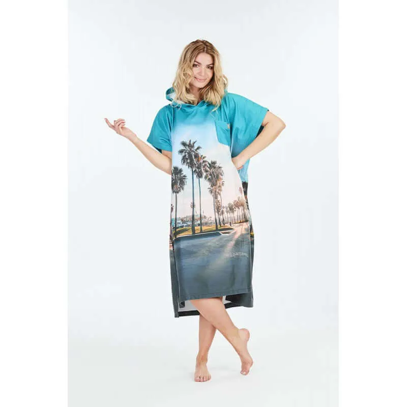 After Essentials Surf MICRO FLEECE Poncho - California